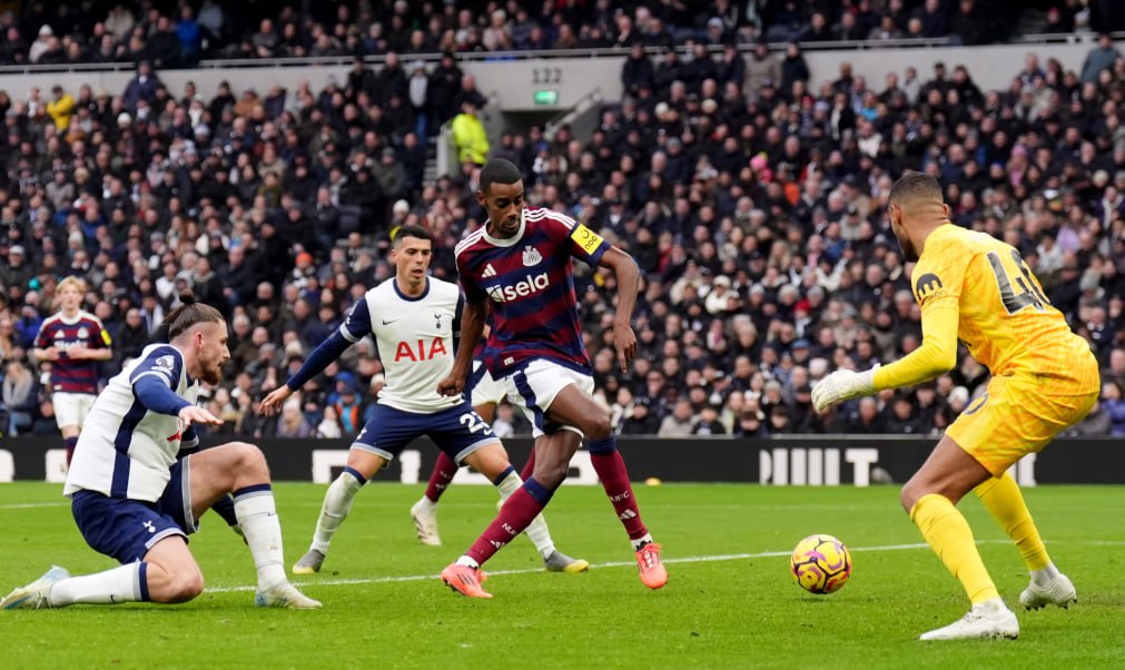 Tottenham vs Newcastle United (19:30 &#8211; 04/01) | Xem lại trận đấu